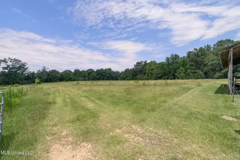 Exterior - 1104 Old Highway 24 Ext, Mccomb, MS 39648 photo 2 of 4
