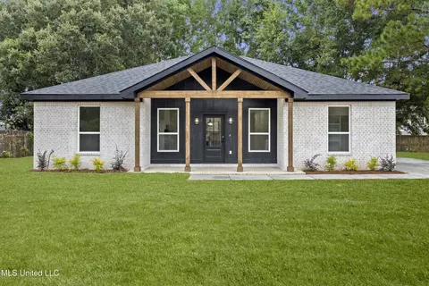 1457 Rue De Courmont, Gautier, MS 39553