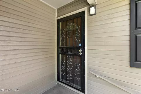 Exterior - 216 Pine Ridge Rd, Jackson, MS 39206 photo 4 of 7