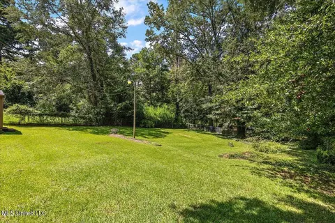 Exterior - 216 Pine Ridge Rd, Jackson, MS 39206 photo 7 of 7