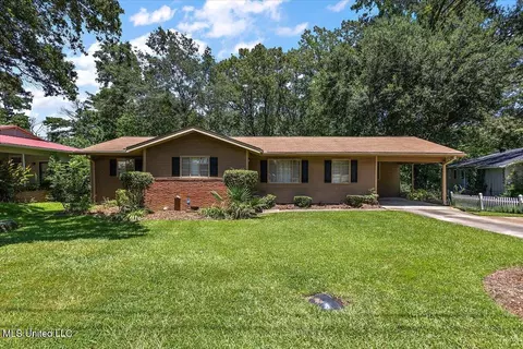 216 Pine Ridge Rd, Jackson, MS 39206