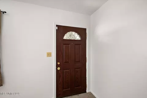 Entry Way - 216 Pine Ridge Rd, Jackson, MS 39206 photo 1 of 3