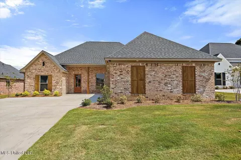 1207 Old Court Xing, Flowood, MS 39232