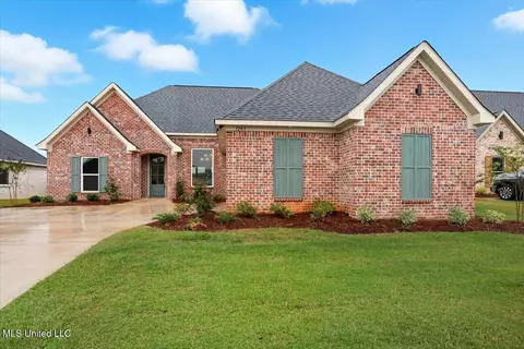 1205 Old Court Xing, Flowood, MS 39232