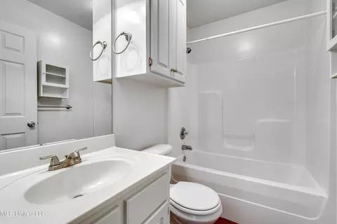 Bath - 166 Cedar Spring Cir, Pearl, MS 39208 photo 4 of 5