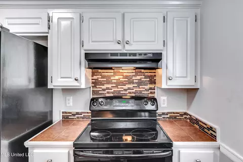 Kitchen - 166 Cedar Spring Cir, Pearl, MS 39208 photo 7 of 7