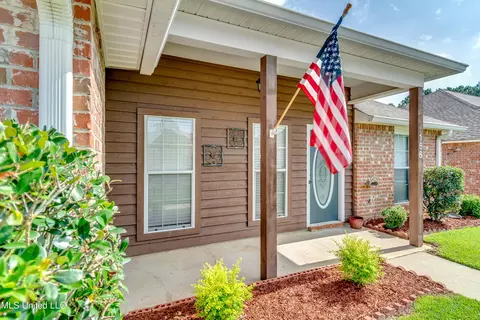 Exterior - 166 Cedar Spring Cir, Pearl, MS 39208 photo 4 of 12