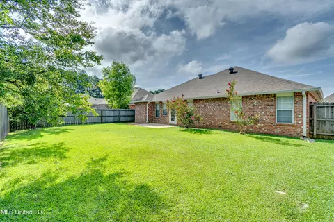 Exterior - 166 Cedar Spring Cir, Pearl, MS 39208 photo 10 of 12