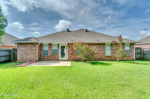 Exterior - 166 Cedar Spring Cir, Pearl, MS 39208 photo 9 of 12