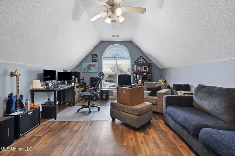 6191 Ivy Trails Dr, Olive Branch, MS 38654