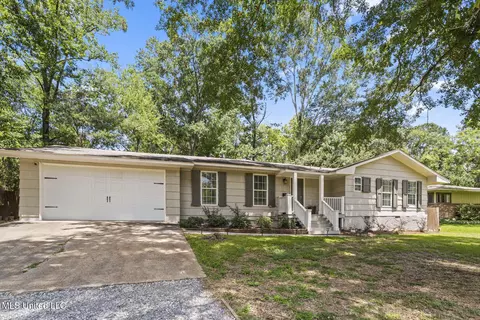 4132 Comanche Dr, Jackson, MS 39211 photo 1