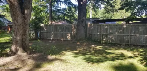 Exterior - 131 Cypress Dr, Madison, MS 39110 photo 2 of 3