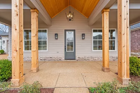 Exterior - 2593 River Ouse Dr, Hernando, MS 38632 photo 2 of 11