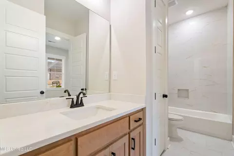Bath - 2593 River Ouse Dr, Hernando, MS 38632 photo 1 of 4