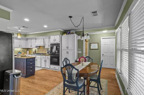 1018 Newland St, Jackson, MS 39211 photo 13