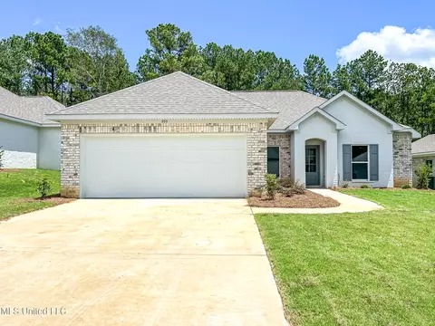 959 Riverside Ln, Pearl, MS 39208