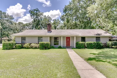 103 Middle Ridge Dr, Florence, MS 39073