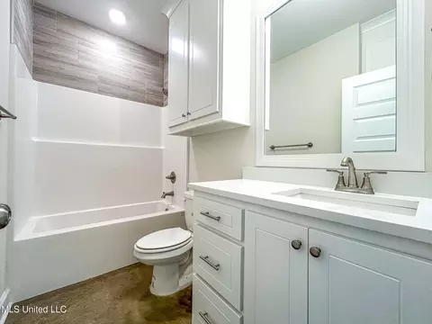 Bath - 958 Riverside Ln, Pearl, MS 39208 photo 4 of 4