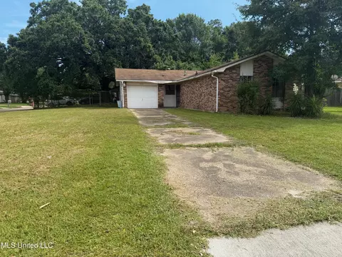 4503 Navaho Ave, Pascagoula, MS 39581
