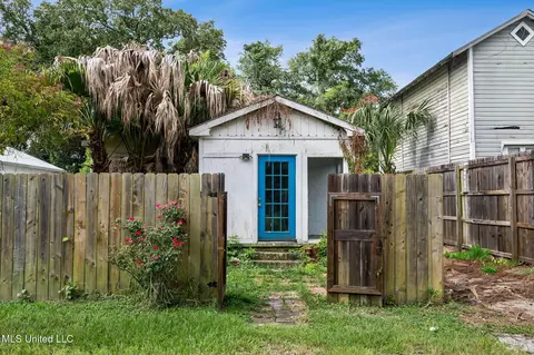 310 Union St, Bay Saint Louis, MS 39520