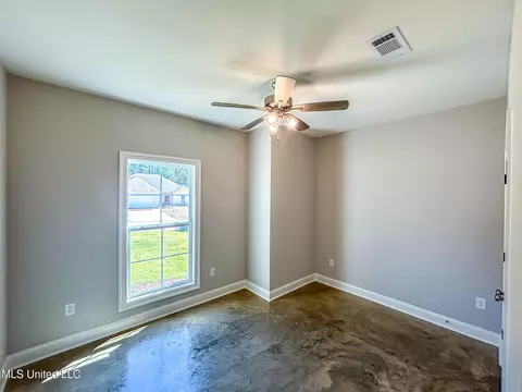 Bedroom - 952 Riverside Ln, Pearl, MS 39208 photo 5 of 6