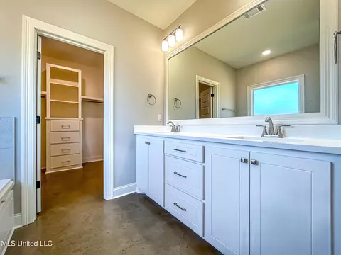 Other - 952 Riverside Ln, Pearl, MS 39208 photo 1 of 3
