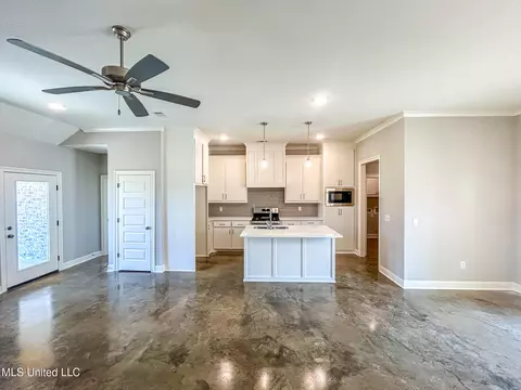 Living - 952 Riverside Ln, Pearl, MS 39208 photo 3 of 3