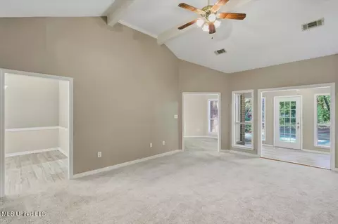 Living - 414 Violet Dr, Madison, MS 39110 photo 1 of 4