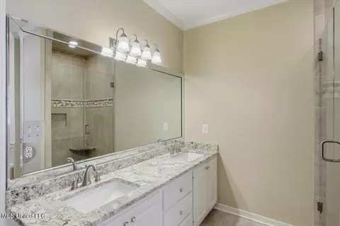 Bath - 414 Violet Dr, Madison, MS 39110 photo 1 of 3