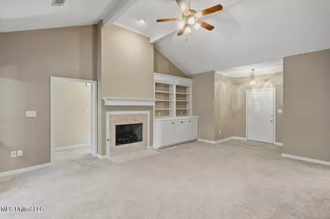 Living - 414 Violet Dr, Madison, MS 39110 photo 2 of 4