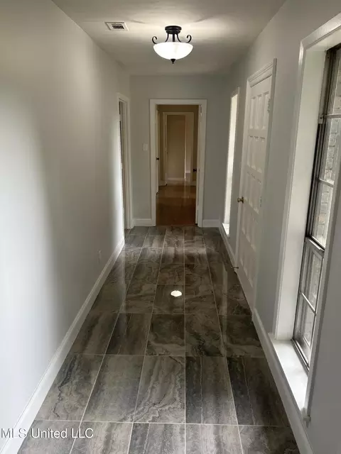 180 Northgate Blvd, Jackson, MS 39206 photo 3