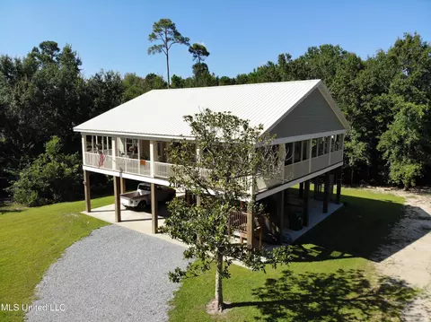 230 Marcus Dr, Waveland, MS 39576