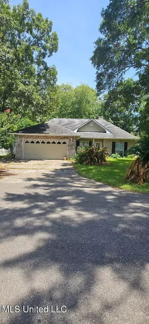 788 Puna Pl, Diamondhead, MS 39525