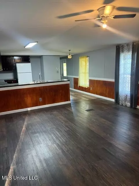 38 Maple Ave, Mchenry, MS 39561 photo 3