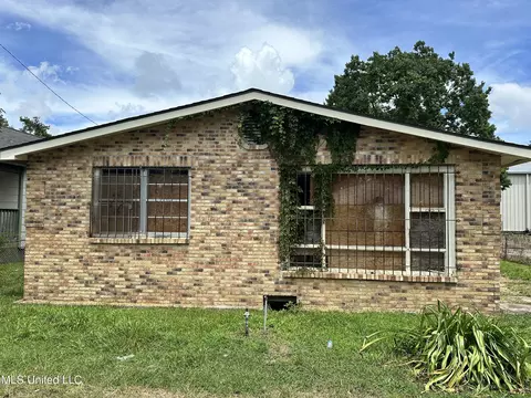 188 Bellman St, Biloxi, MS 39530