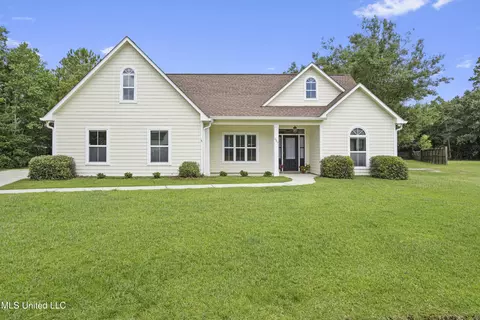 607 Taylor Trl, Waveland, MS 39576