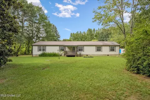 166 Pigeon Roost Rd, Byhalia, MS 38611