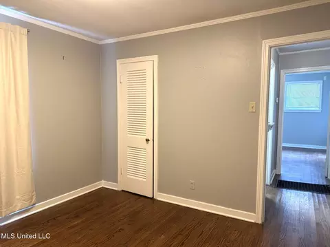 Bedroom - 552 Ratcliff Pl, Natchez, MS 39120 photo 2 of 4