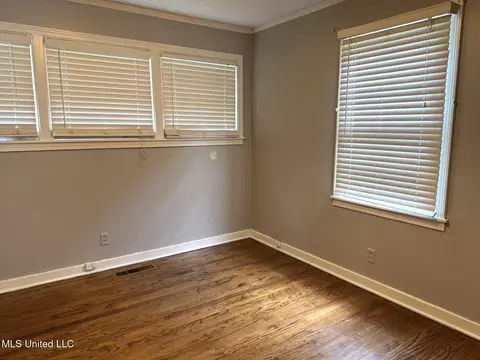 Bedroom - 552 Ratcliff Pl, Natchez, MS 39120 photo 1 of 4