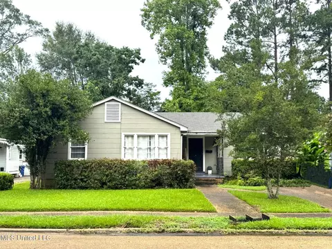 552 Ratcliff Pl, Natchez, MS 39120
