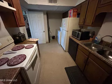 1401-1402 Jamestown Way, Jackson, MS 39211 photo 8