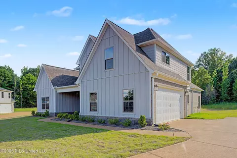Exterior - 9065 Bennett Trl, Hernando, MS 38632 photo 2 of 7