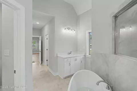 Entry Way - 9065 Bennett Trl, Hernando, MS 38632 photo 3 of 4