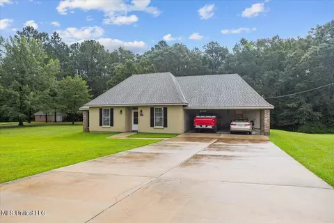 215 Mccormick Dr, Richton, MS 39476 photo 3
