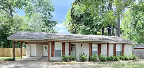 828 Windsor Rd, Grenada, MS 38901