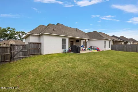 Exterior - 736 Glenwild Dr, Canton, MS 39046 photo 4 of 10