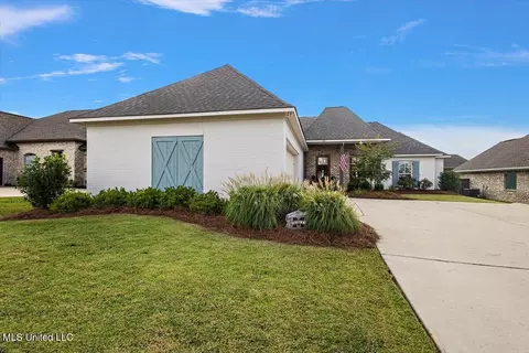 Exterior - 736 Glenwild Dr, Canton, MS 39046 photo 8 of 10