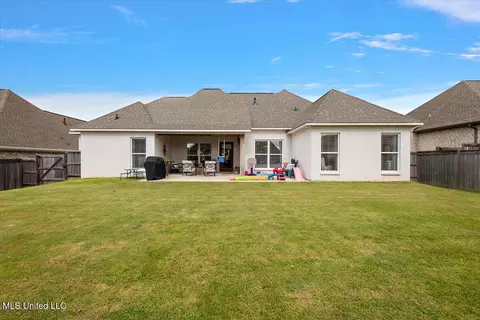 Exterior - 736 Glenwild Dr, Canton, MS 39046 photo 5 of 10