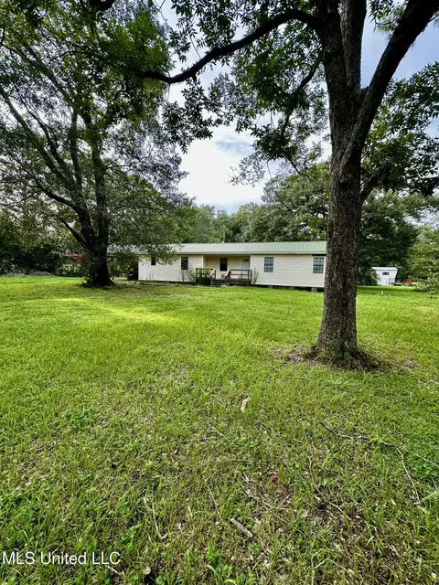 110 Tom Stringfellow Rd, Lucedale, MS 39452 photo 2