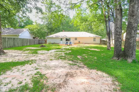 Exterior - 121 Plum Tree Rd, Brandon, MS 39047 photo 2 of 3